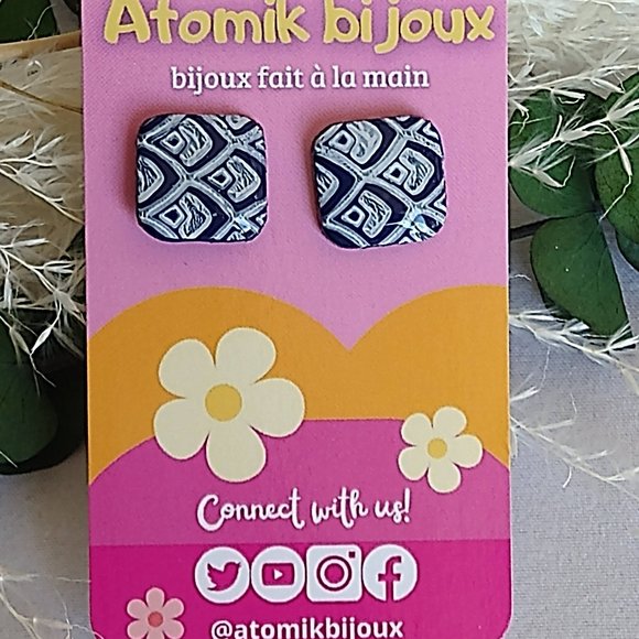 Handmade blue and white polymer clay earrings.Boucles d'oreilles fait à la main - Picture 2 of 7